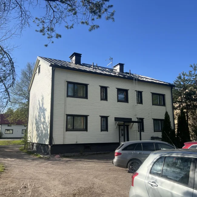 Taloyhtiön seinien ja katon maalaus Hyvinkää
