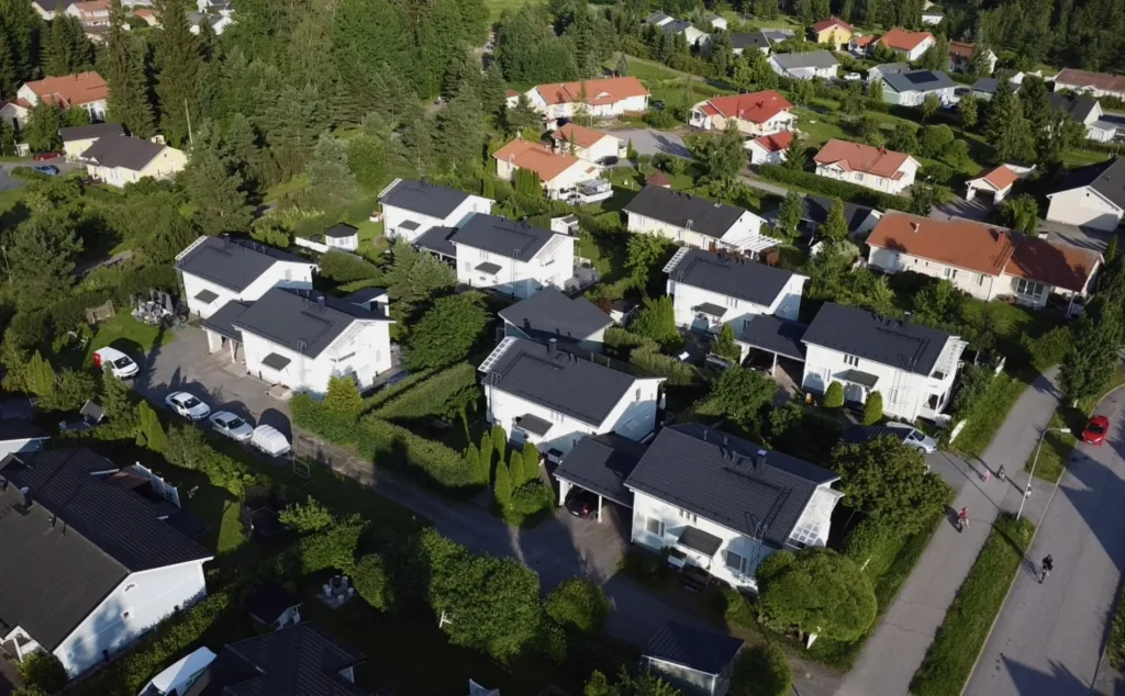 Erillistalojen ulkomaalaus